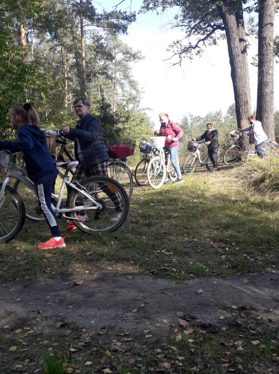 136 osób i 14 km na rowerach