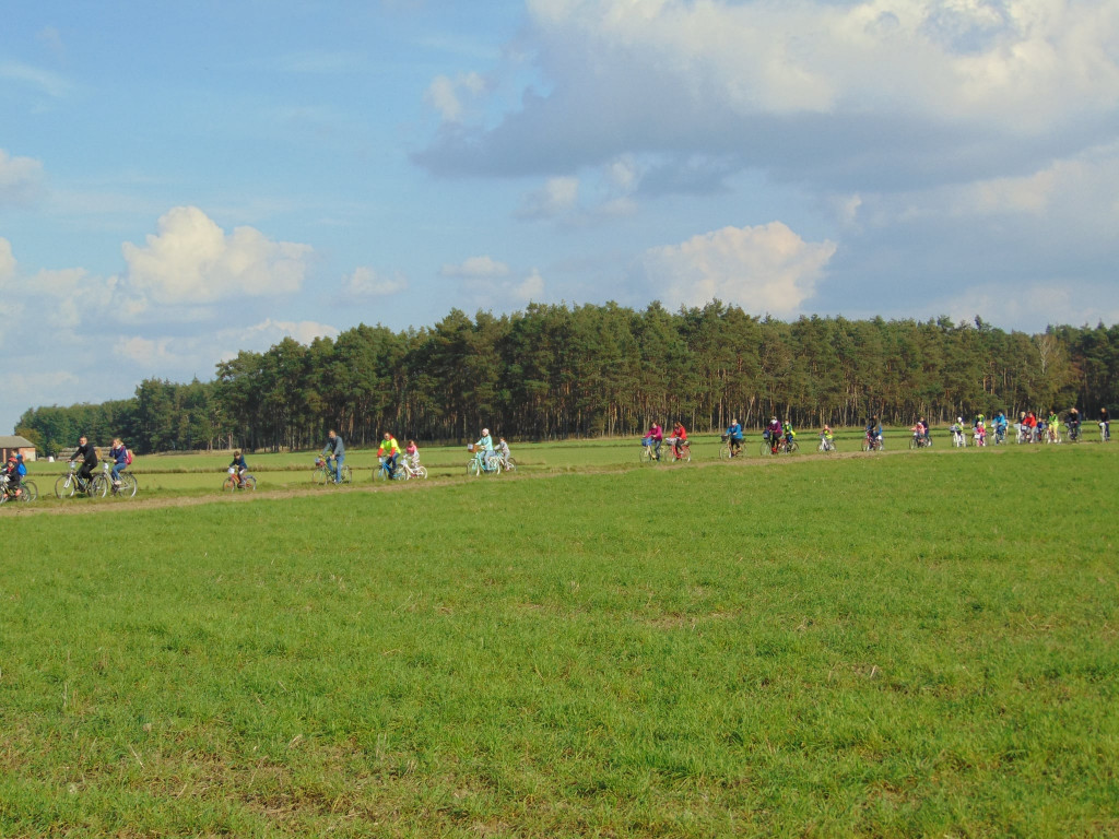 136 osób i 14 km na rowerach