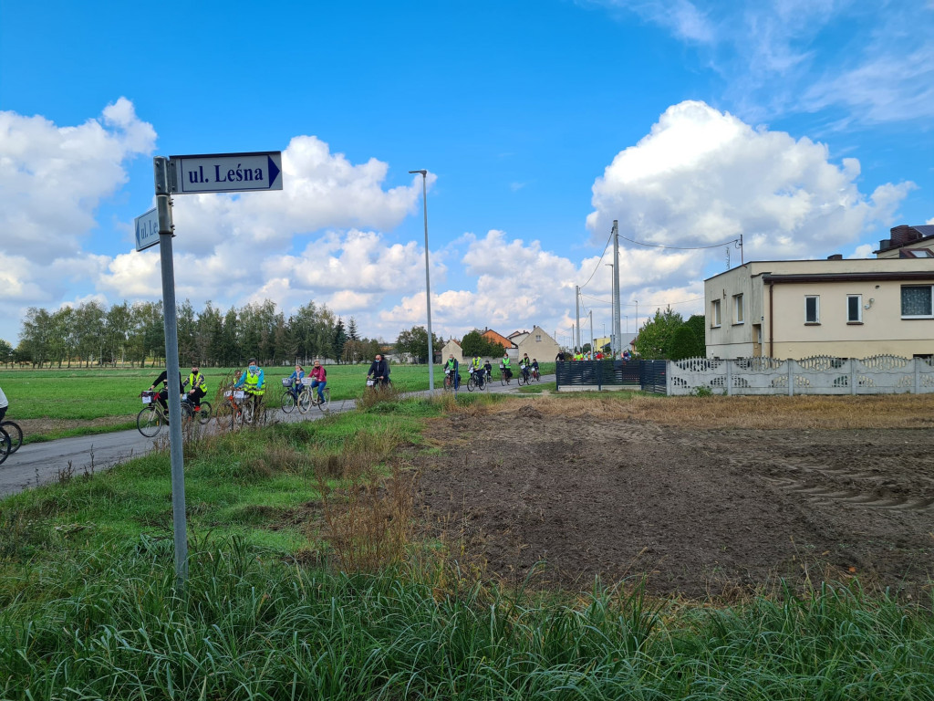 136 osób i 14 km na rowerach