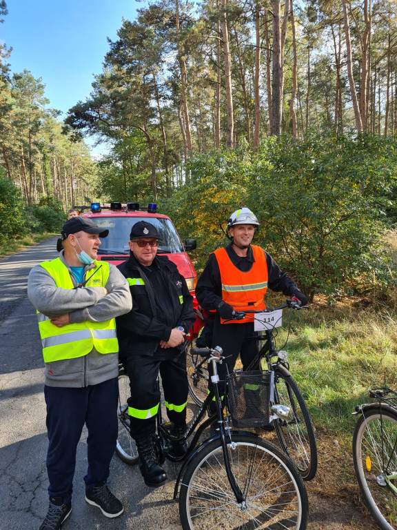 136 osób i 14 km na rowerach