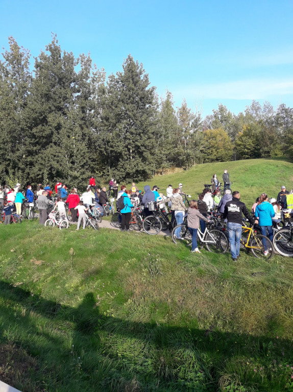 136 osób i 14 km na rowerach