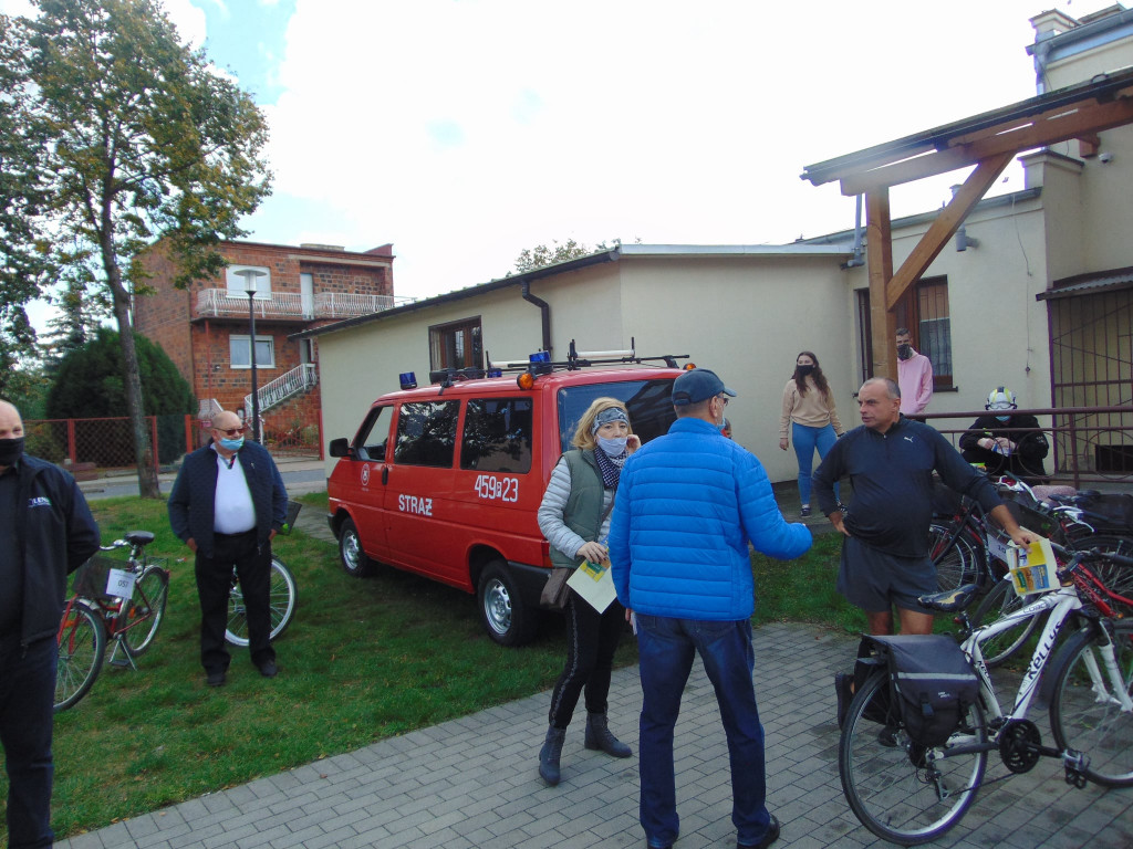 136 osób i 14 km na rowerach