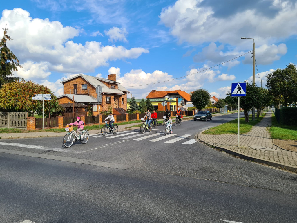 136 osób i 14 km na rowerach