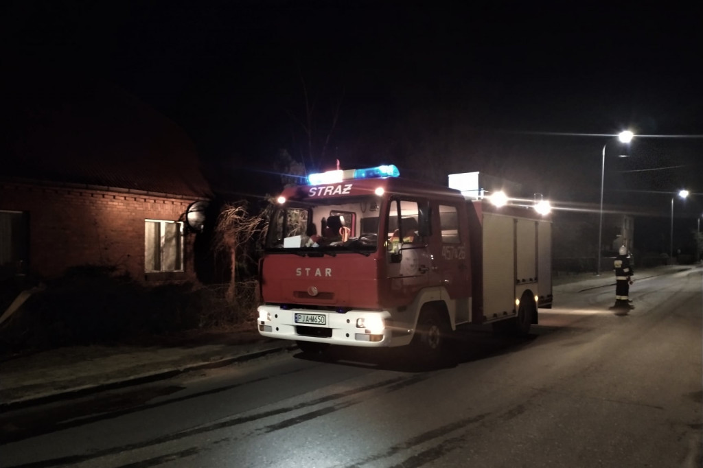 Łuszczanów. Woda w piwnicy i E-Remiza