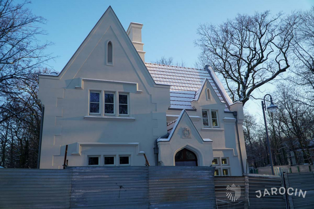 Stylowa restauracja z oranżerią w Parku Radolińskich