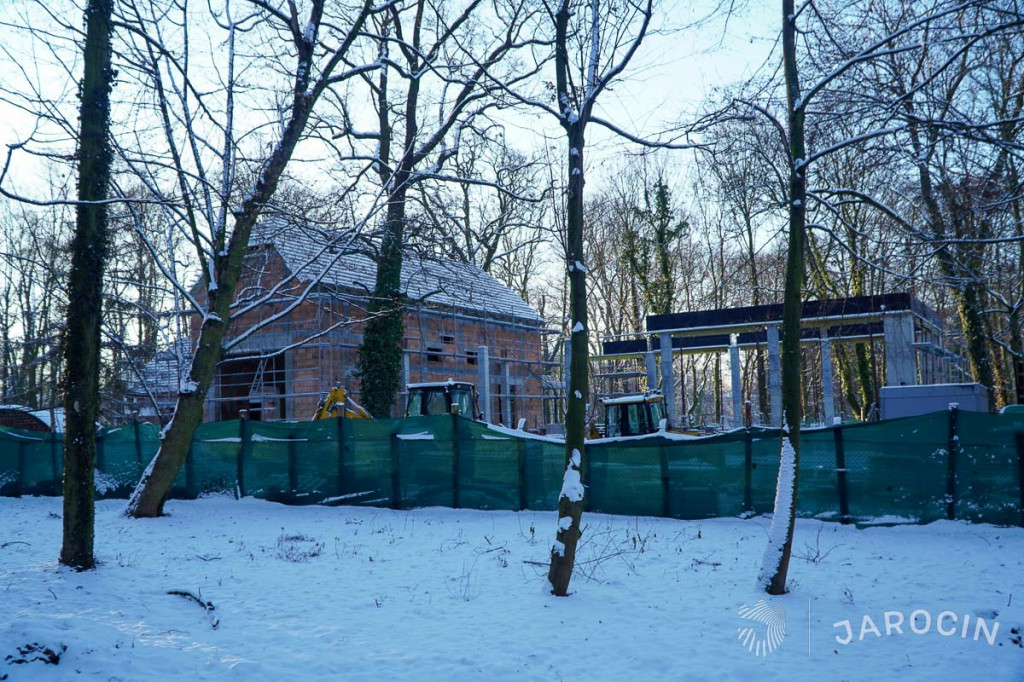 Stylowa restauracja z oranżerią w Parku Radolińskich