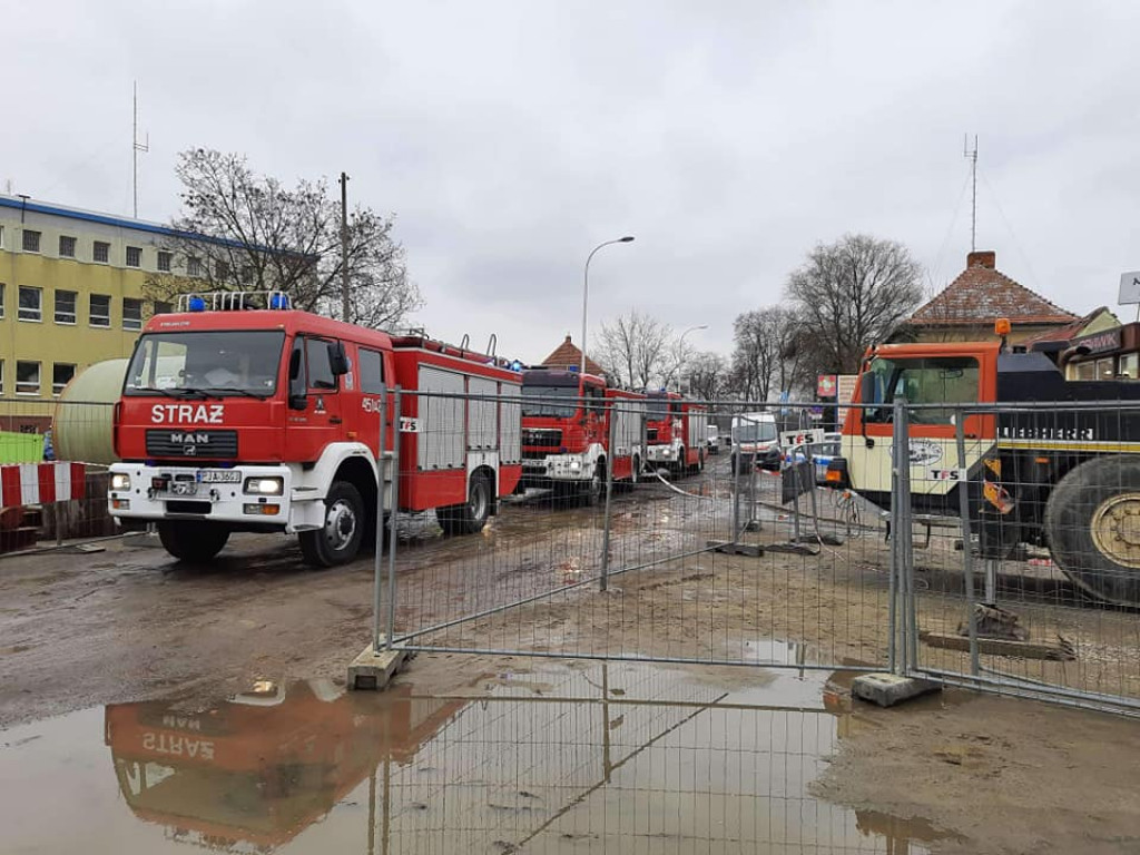 Pożar gazociągu w centrum Jarocina