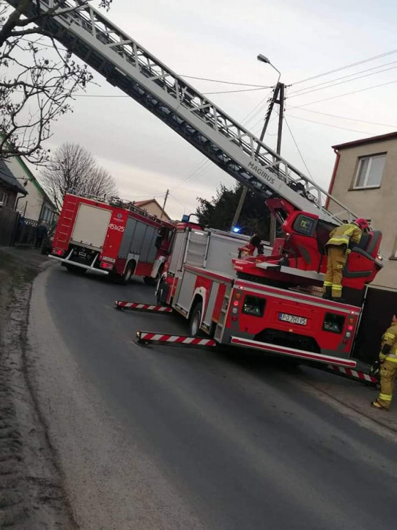 Nosków. Pożar w przewodzie kominowym