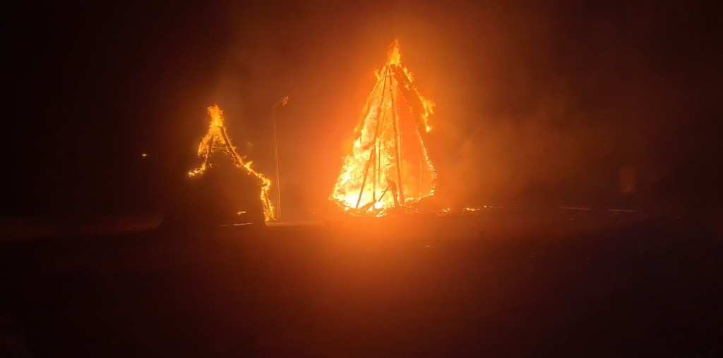 Pożar wigwamów w Parzewie