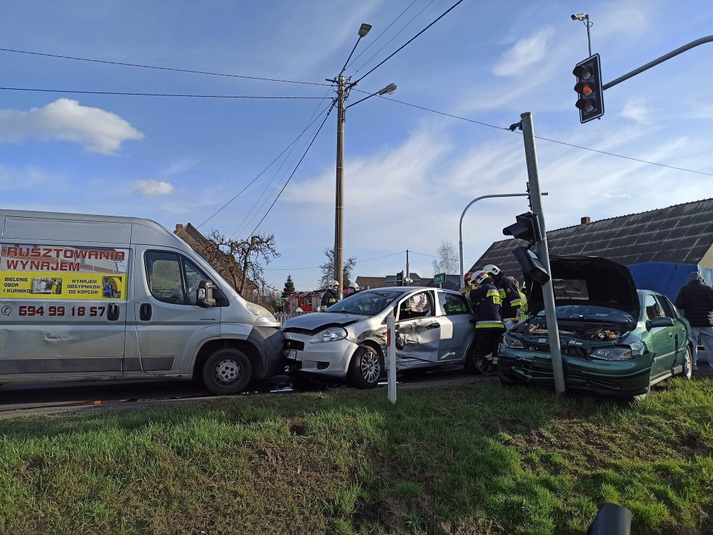 Kolizja na skrzyżowaniu w Suchej