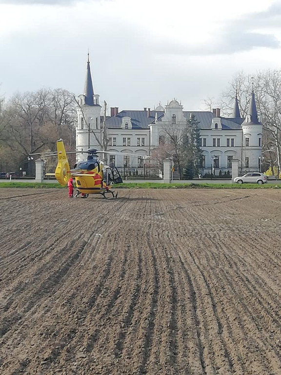 Tarce. Lądowanie Lotniczego Pogotowia Ratunkowego