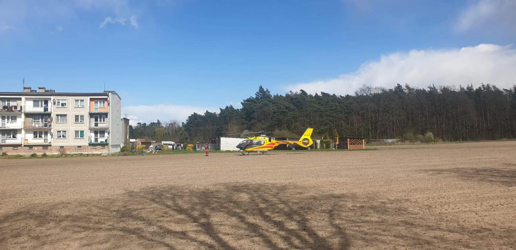 Tarce. Lądowanie Lotniczego Pogotowia Ratunkowego