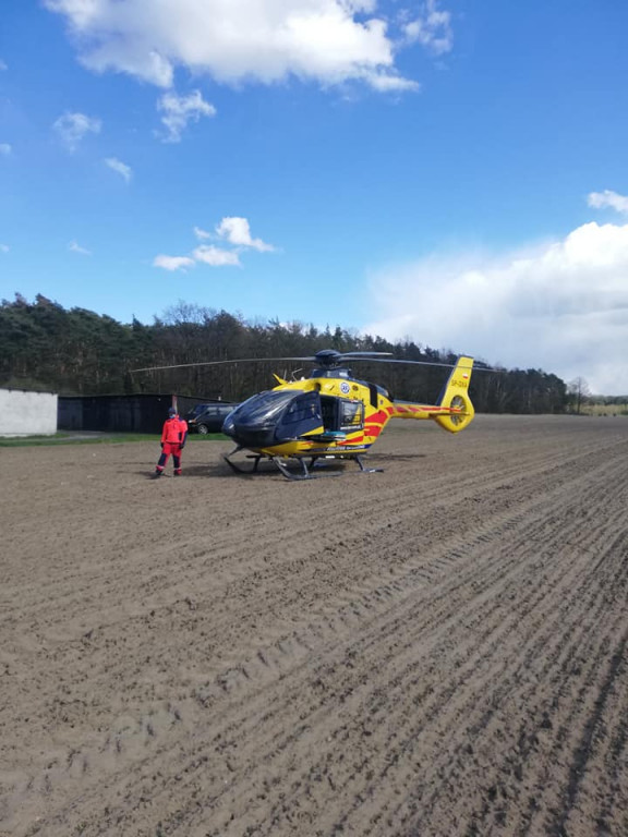 Tarce. Lądowanie Lotniczego Pogotowia Ratunkowego