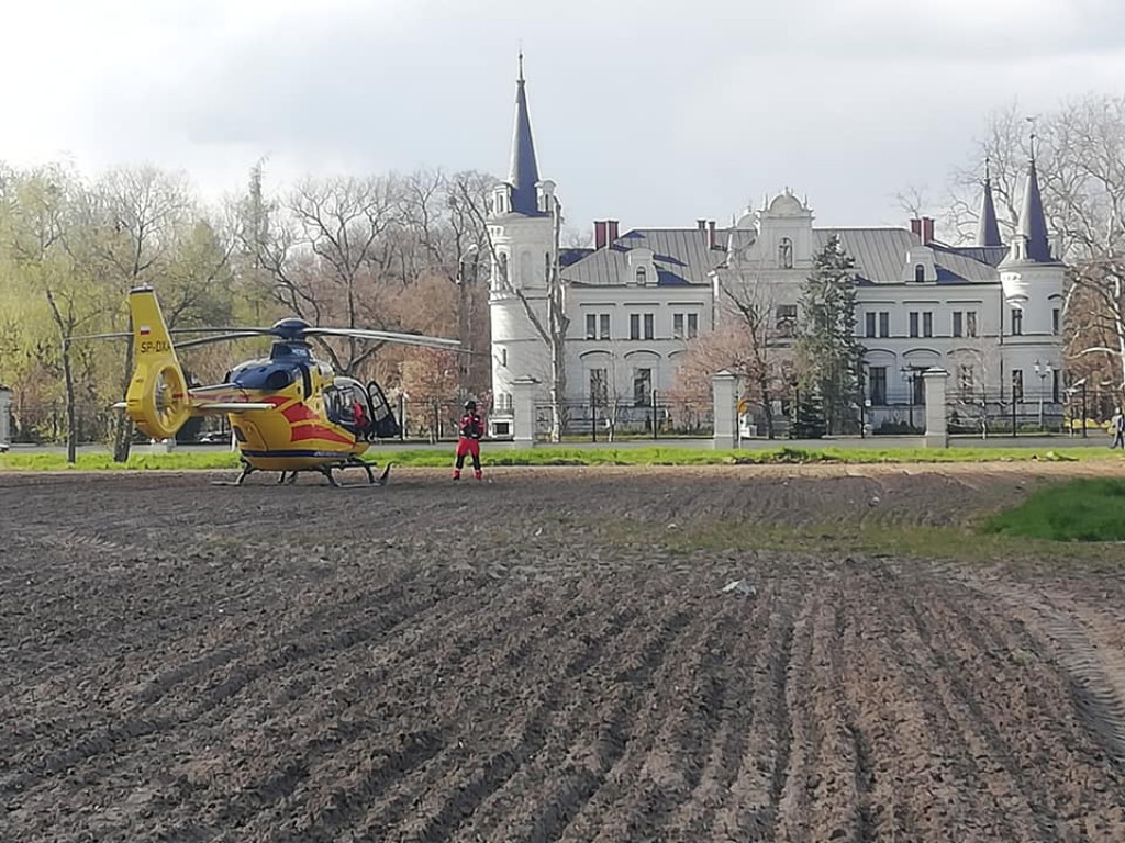 Tarce. Lądowanie Lotniczego Pogotowia Ratunkowego