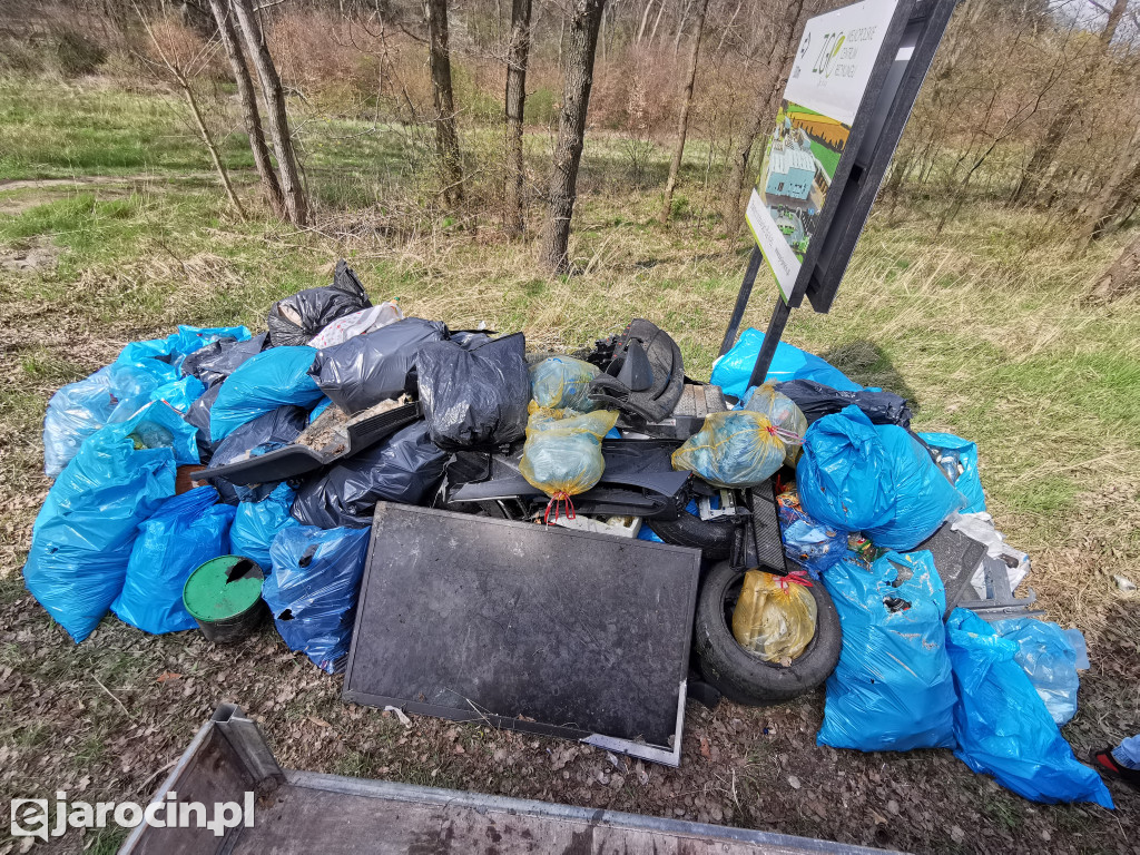 Takie rzeczy przy drogach i ścieżkach dla rowerów!