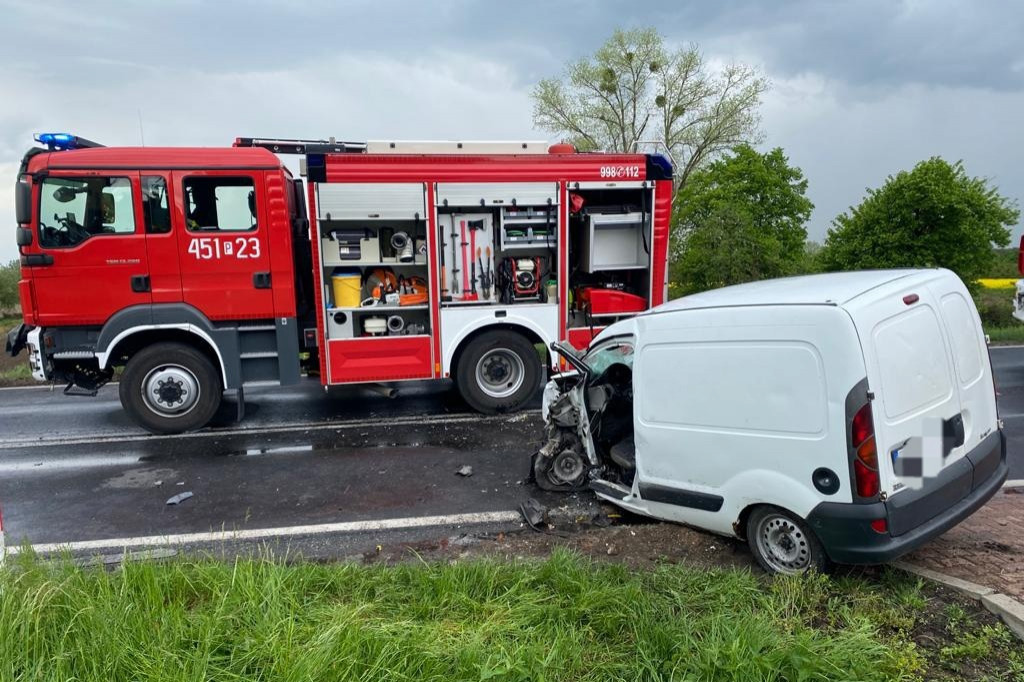 Wypadek na drodze krajowej nr 12 między Jarocinem i Jaraczewem