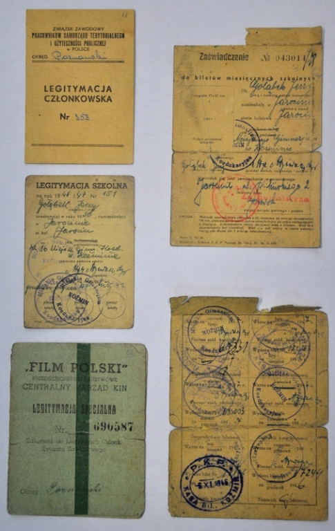 Historyczna tablica na murze liceum