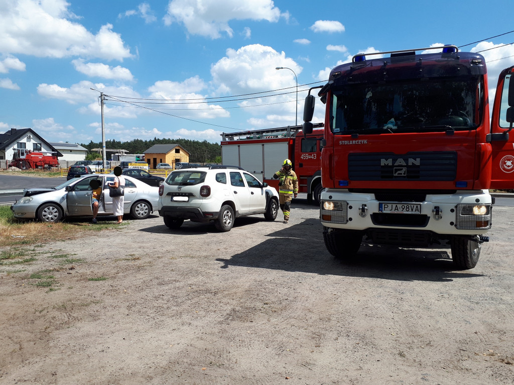 Kolizja na drodze krajowej nr 11 w Wyszkach