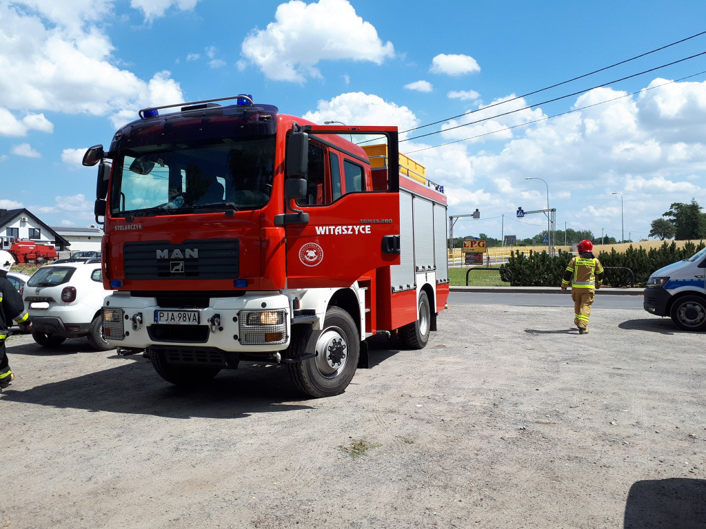 Kolizja na drodze krajowej nr 11 w Wyszkach