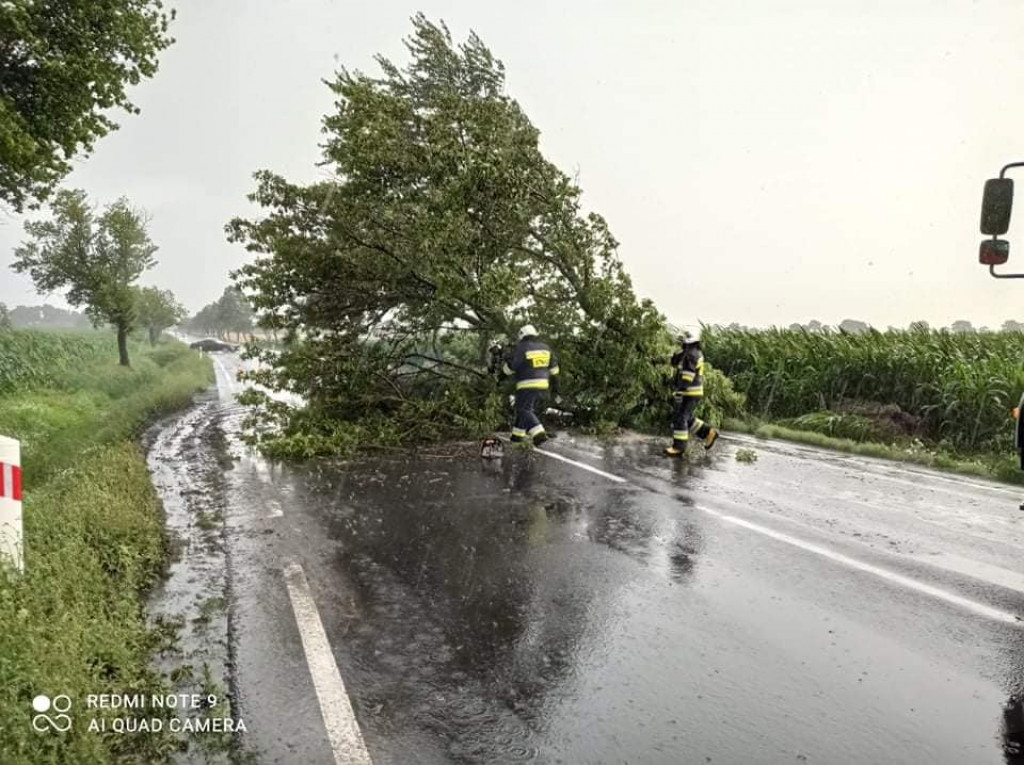 Oberwanie chmury i burza nad Jarocinem