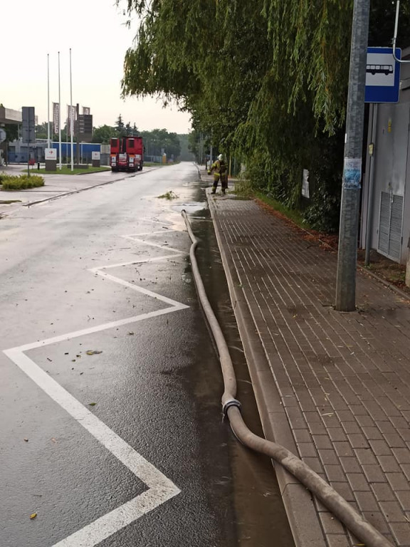 Oberwanie chmury i burza nad Jarocinem