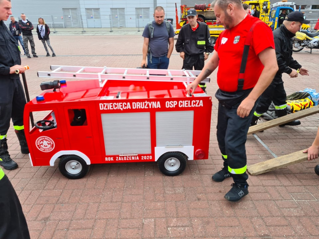 Miniatura mercedesa z Cielczy