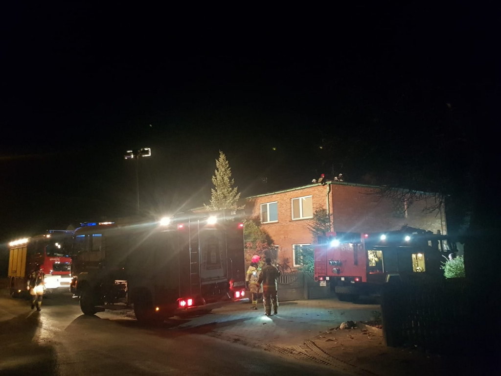 Łobzowiec. Pożar sadzy w przewodzie kominowym