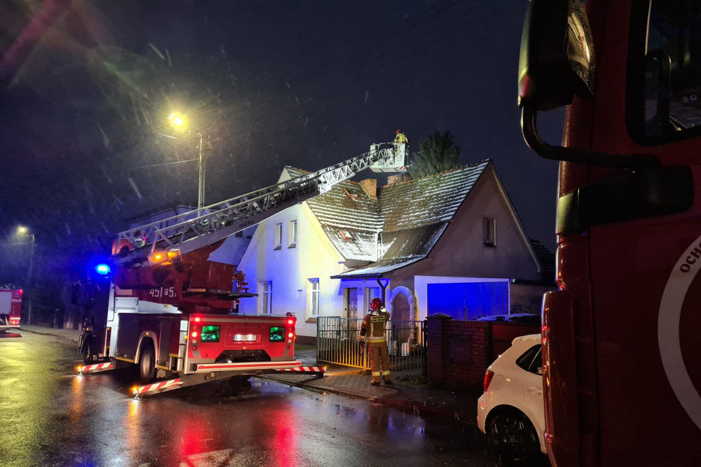 Jarocin. Pożar sadzy w kominie