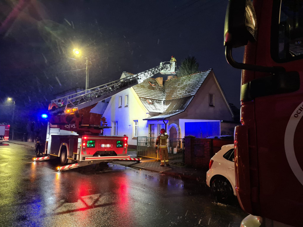 Jarocin. Pożar sadzy w kominie