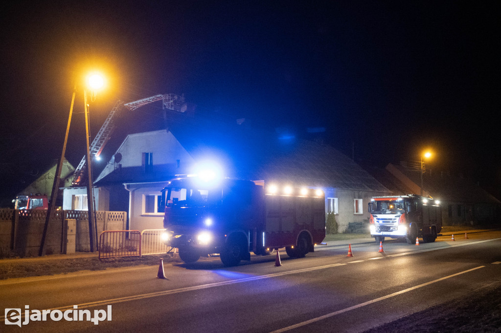 Klęka. Pożar sadzy w kominie