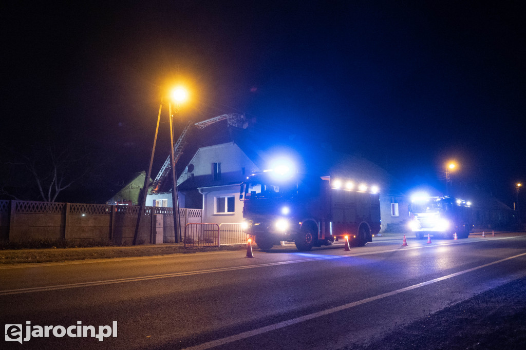 Klęka. Pożar sadzy w kominie