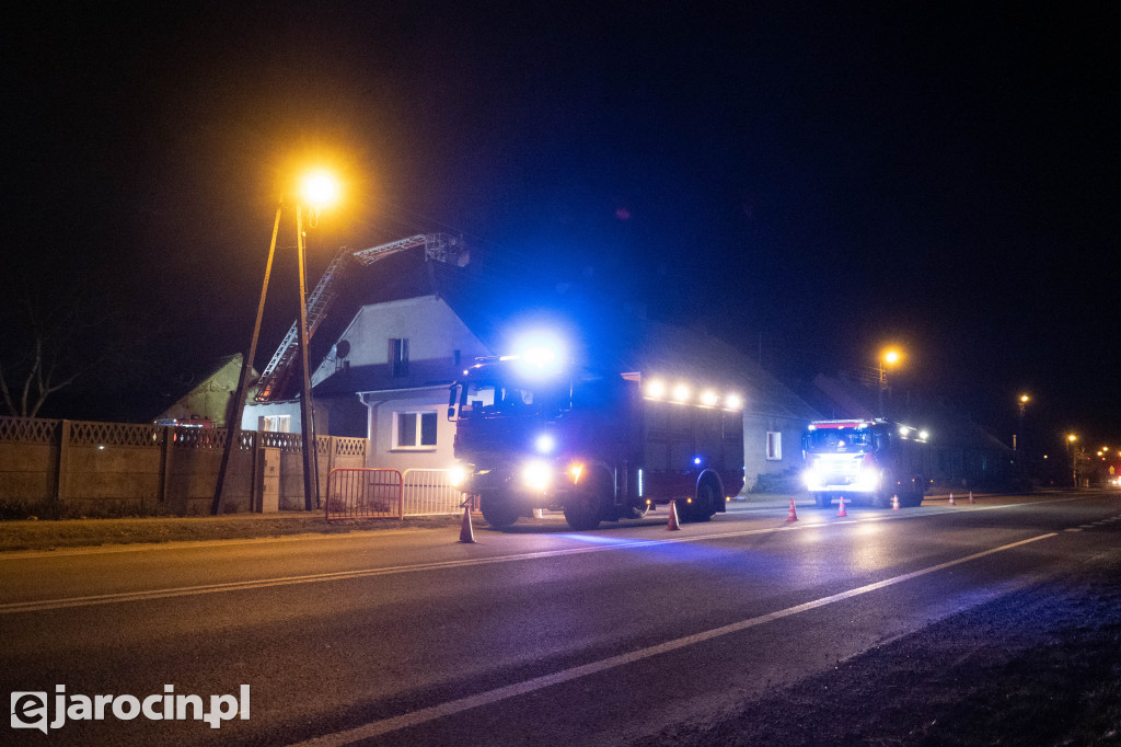 Klęka. Pożar sadzy w kominie