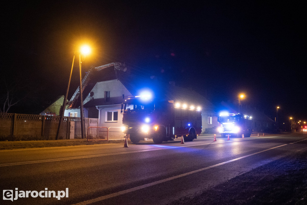 Klęka. Pożar sadzy w kominie