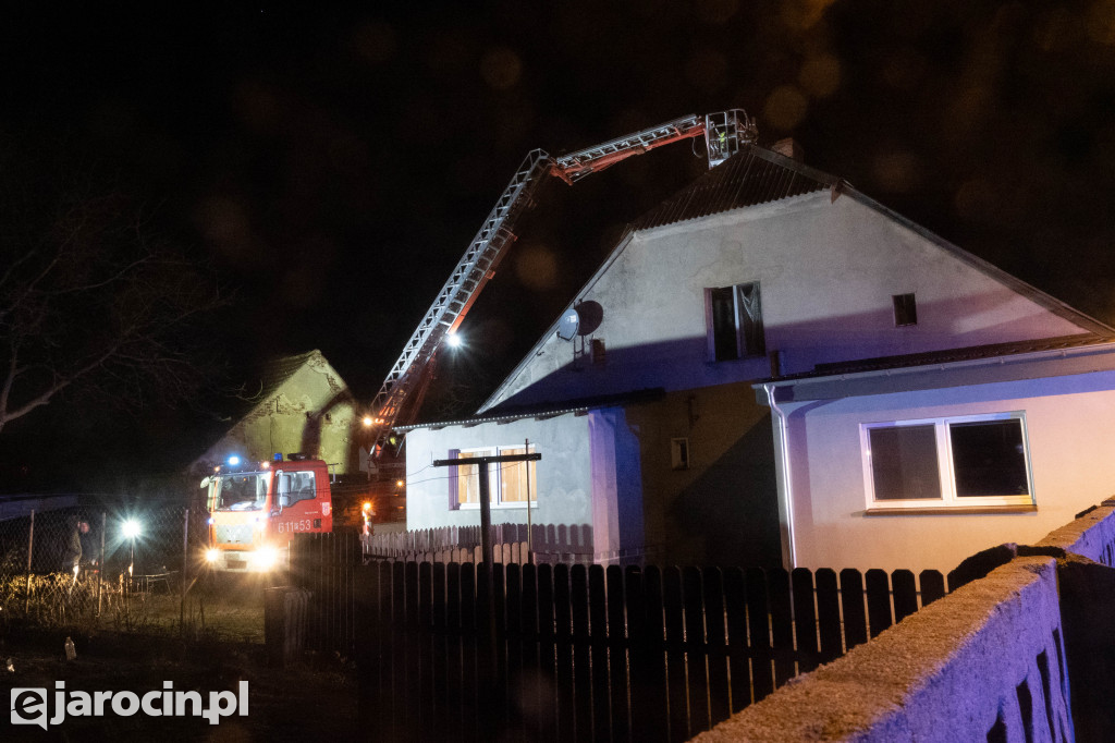 Klęka. Pożar sadzy w kominie