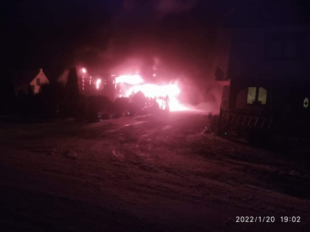 Pożar garażu w Roszkówku