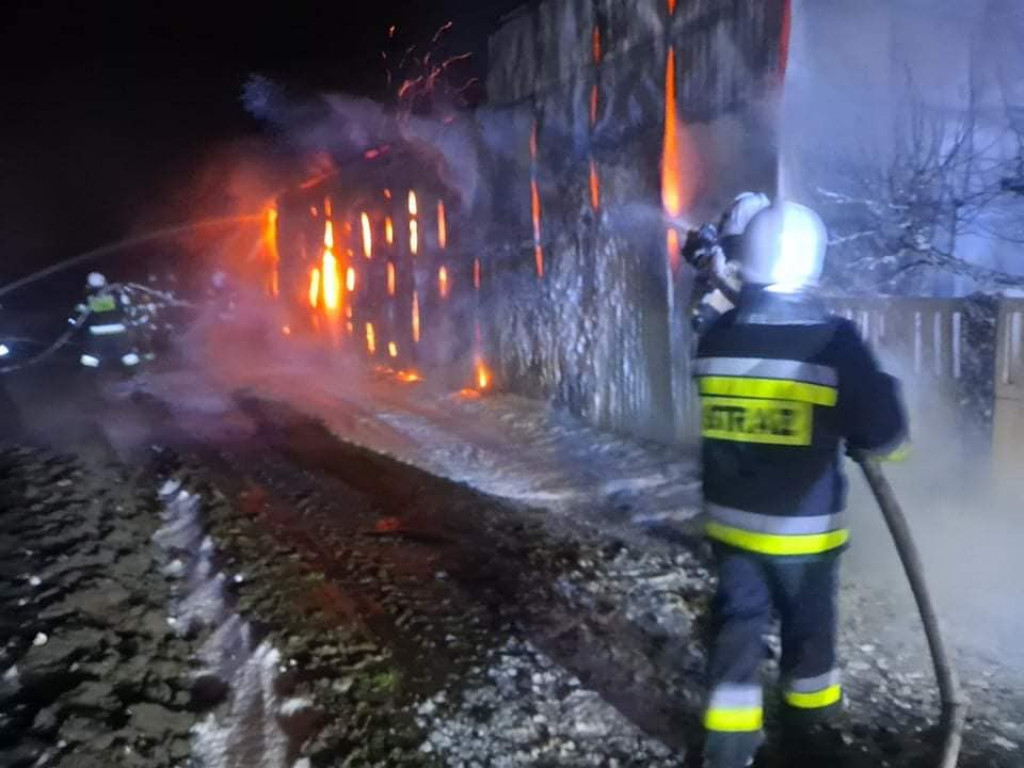 Pożar garażu w Roszkówku