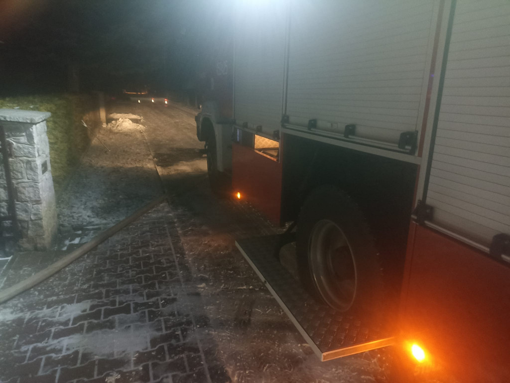 Pożar garażu w Roszkówku