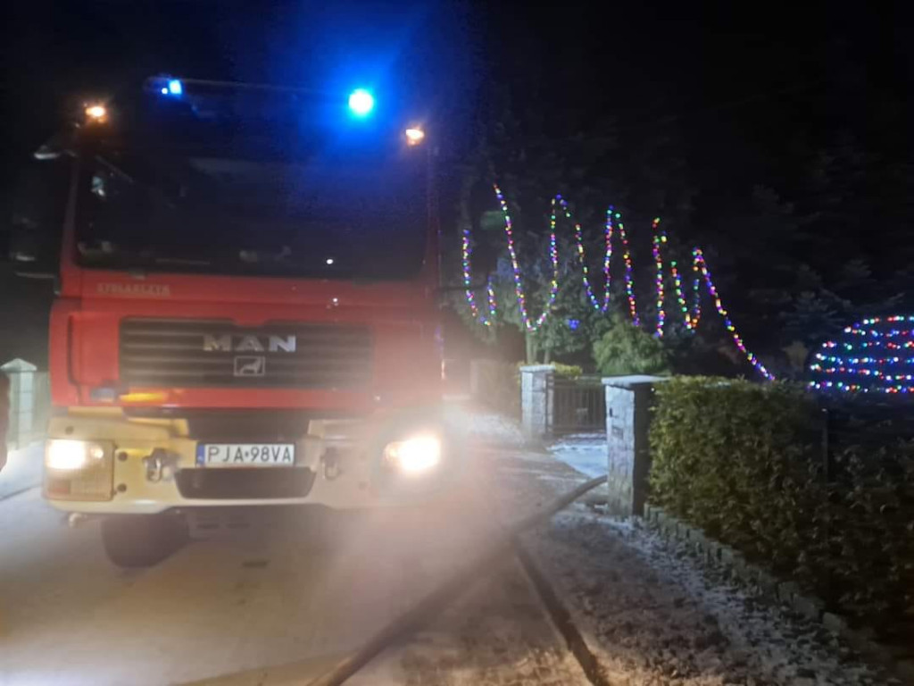 Pożar garażu w Roszkówku