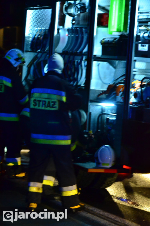 Golina. Pożar przy głównej drodze