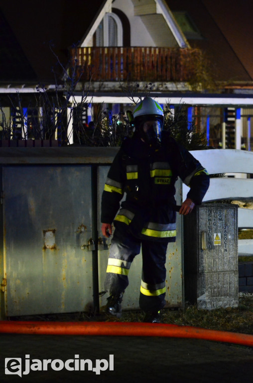 Golina. Pożar przy głównej drodze