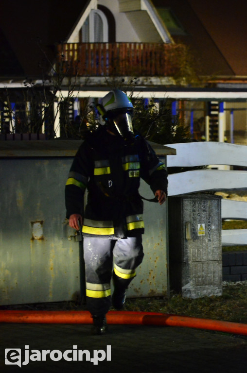 Golina. Pożar przy głównej drodze