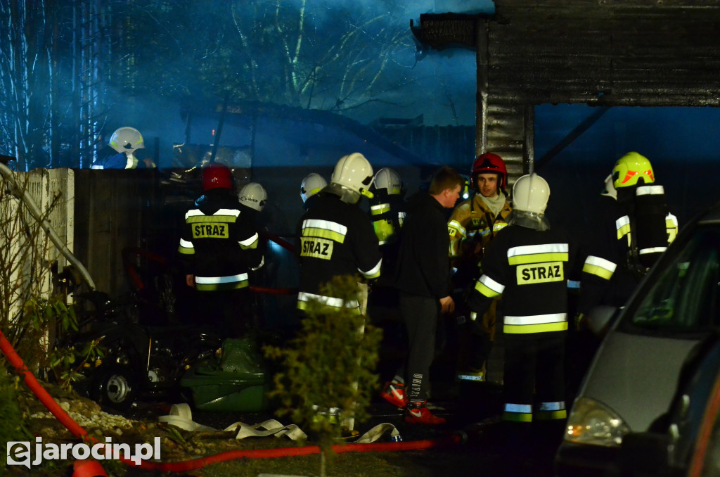 Golina. Pożar przy głównej drodze