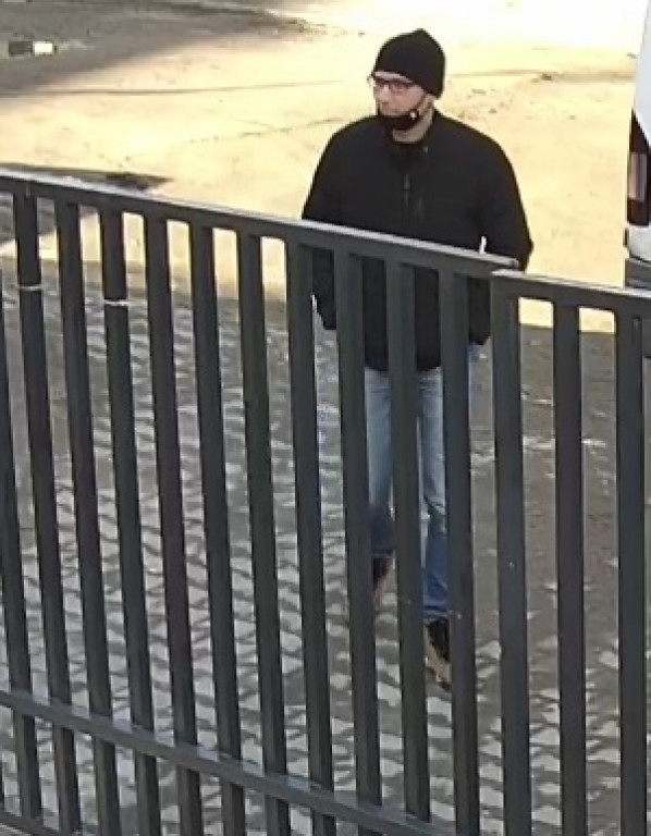 Rozpoznajesz tego mężczyznę? Skontaktuj się z policjantami