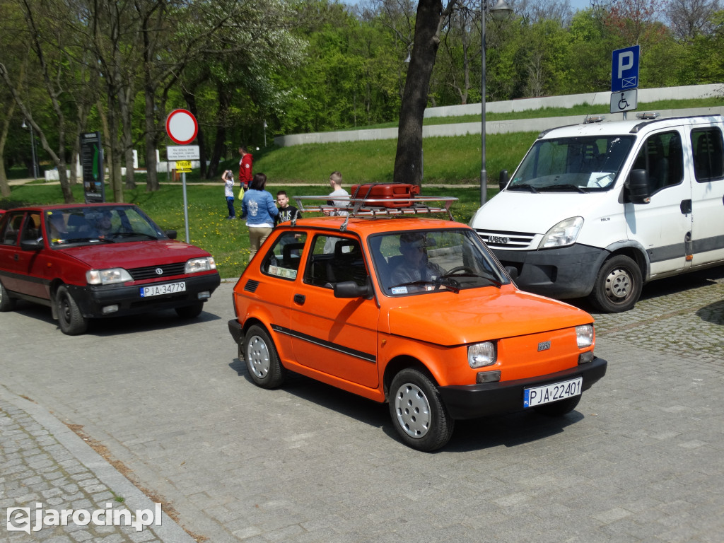 Parada samochodów ulicami Jarocina