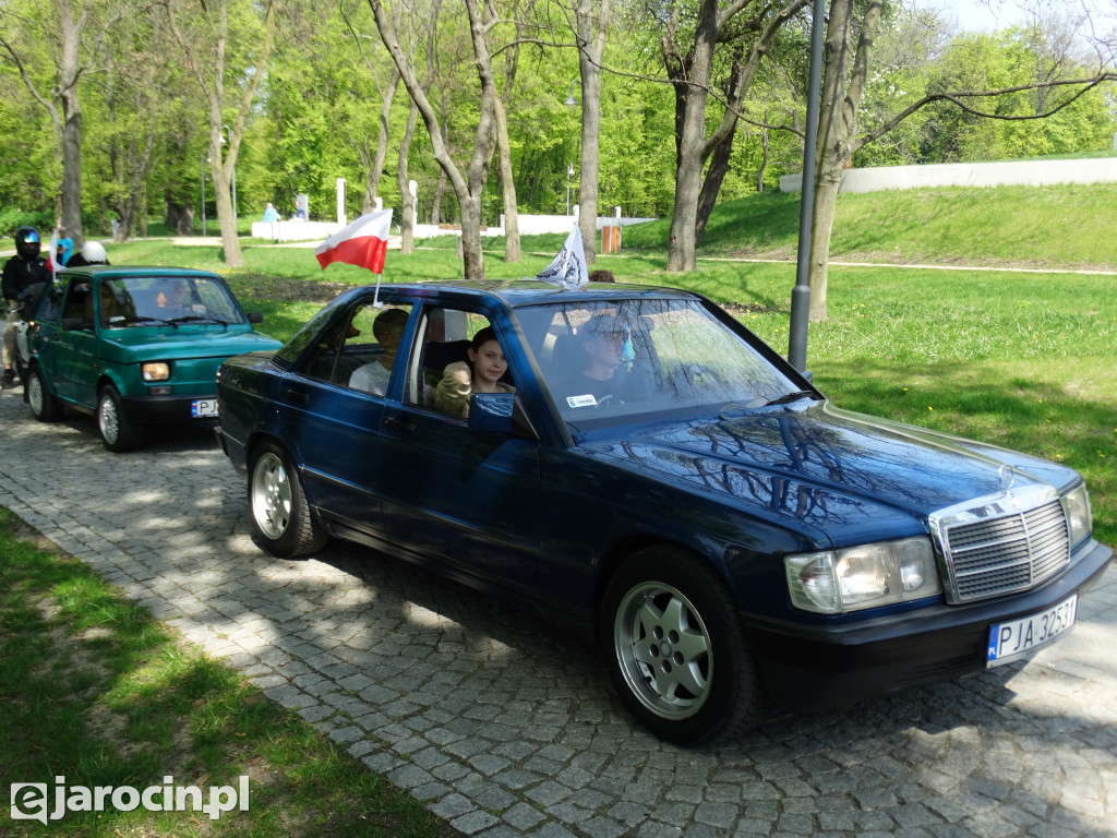Parada samochodów ulicami Jarocina