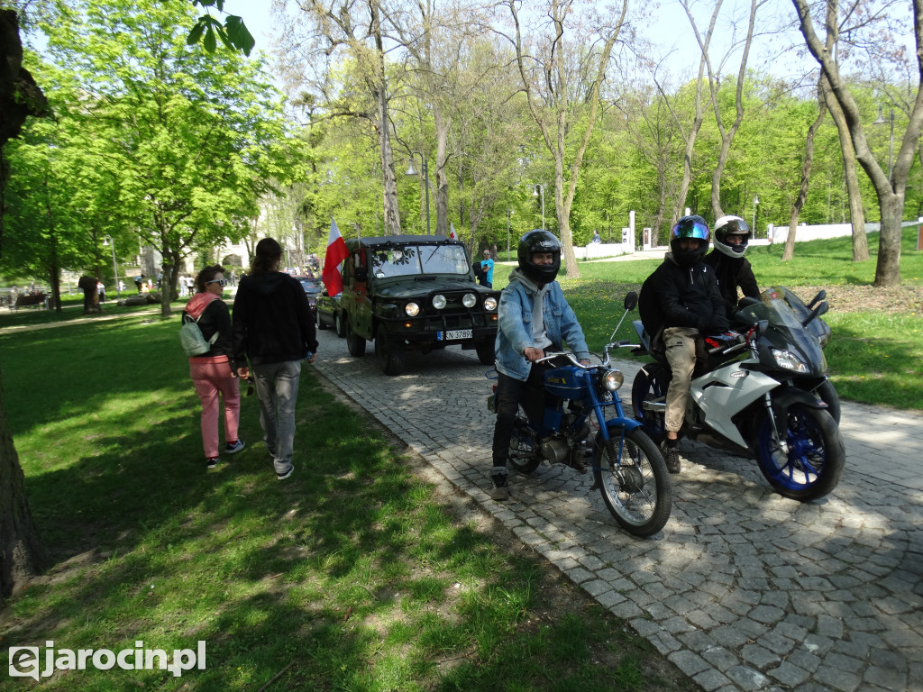 Parada samochodów ulicami Jarocina