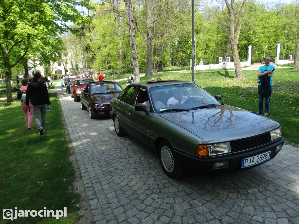 Parada samochodów ulicami Jarocina