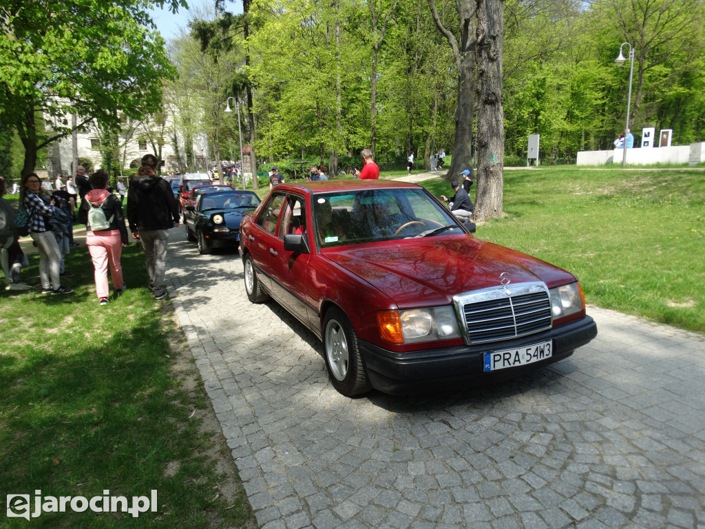 Parada samochodów ulicami Jarocina
