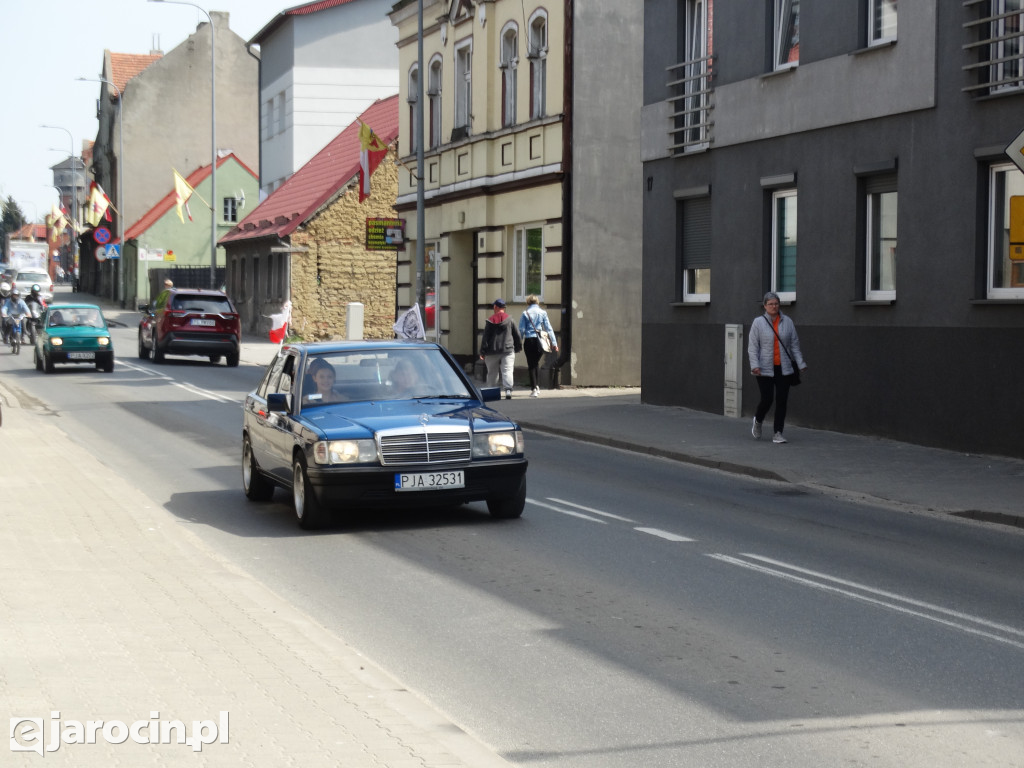 Parada samochodów ulicami Jarocina