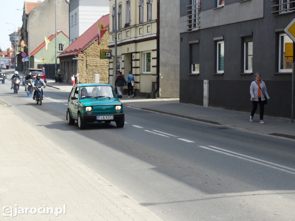 Parada samochodów ulicami Jarocina